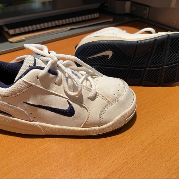 Nike sneakers, kids size 8, white - Picture 3 of 4